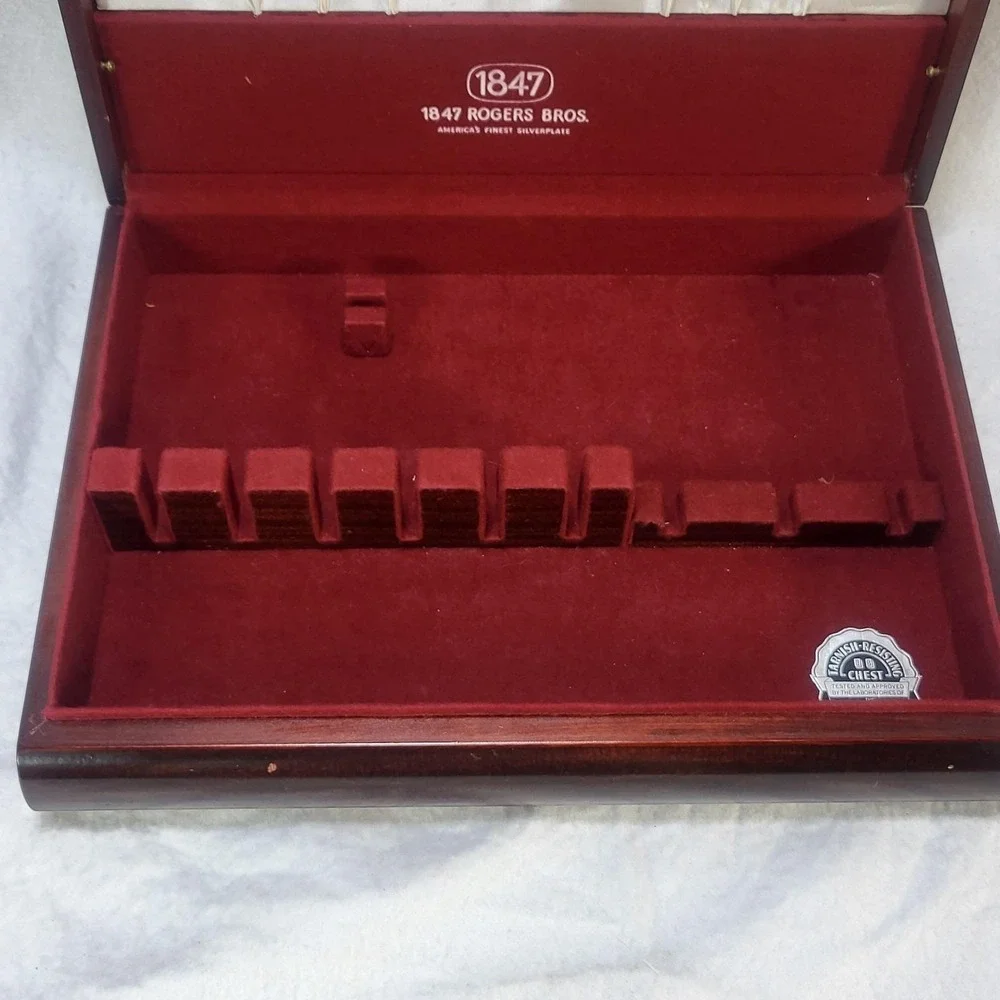 Vintage 1847 Rogers Bros. Silverware Wood Red Felt Lined Empty Storage Case Box
